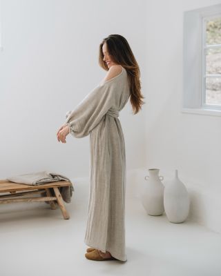 VIVIENNE šaty z krepového lnu, který milujeme a je pro nás tak příznačný 🤍 Má stejné vlastnosti jako ten klasický, jen se...